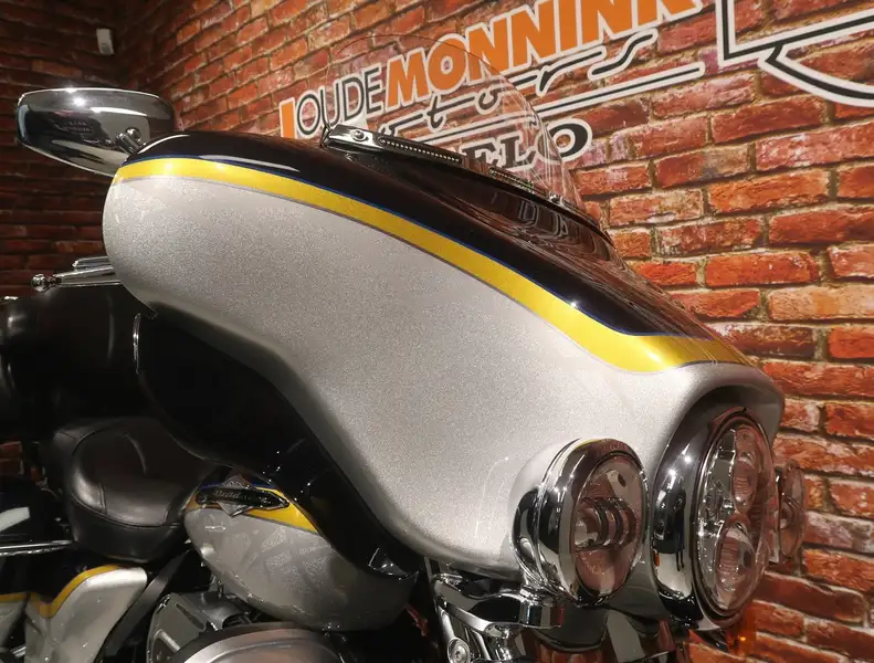 Harley-Davidson FLHTCUSE CVO 1790 - foto 5