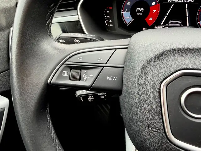 Audi Q3 view 15