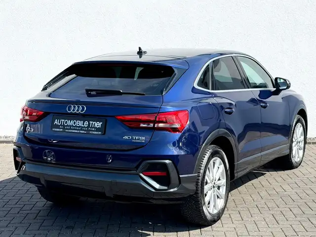 Audi Q3 view 5