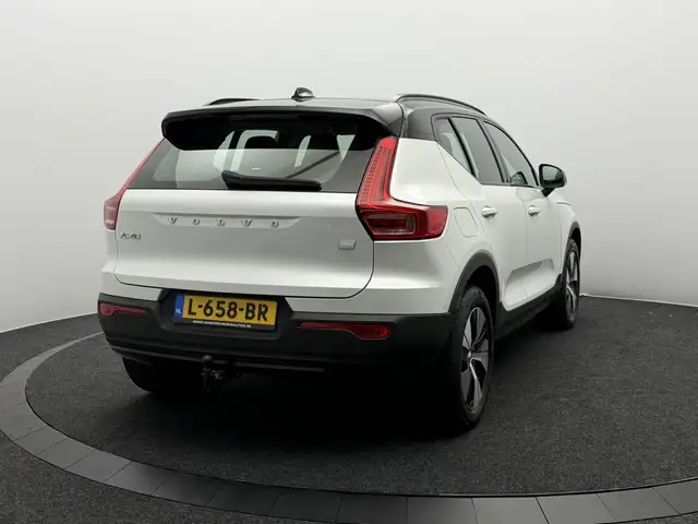 Volvo XC40 view 4