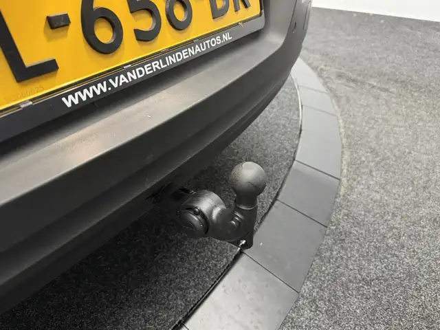 Volvo XC40 view 7
