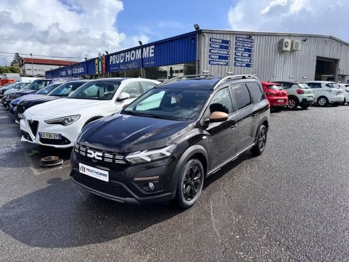 Dacia Jogger 1.0 TCE 110CH EXTREME 7 PLACES -24 Noir - 1