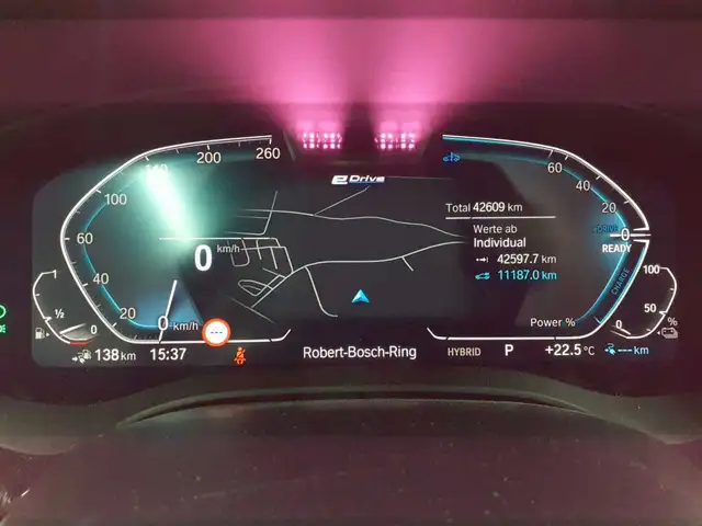BMW 5 Series view 11