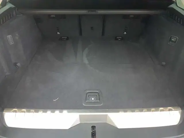BMW 5 Series view 15