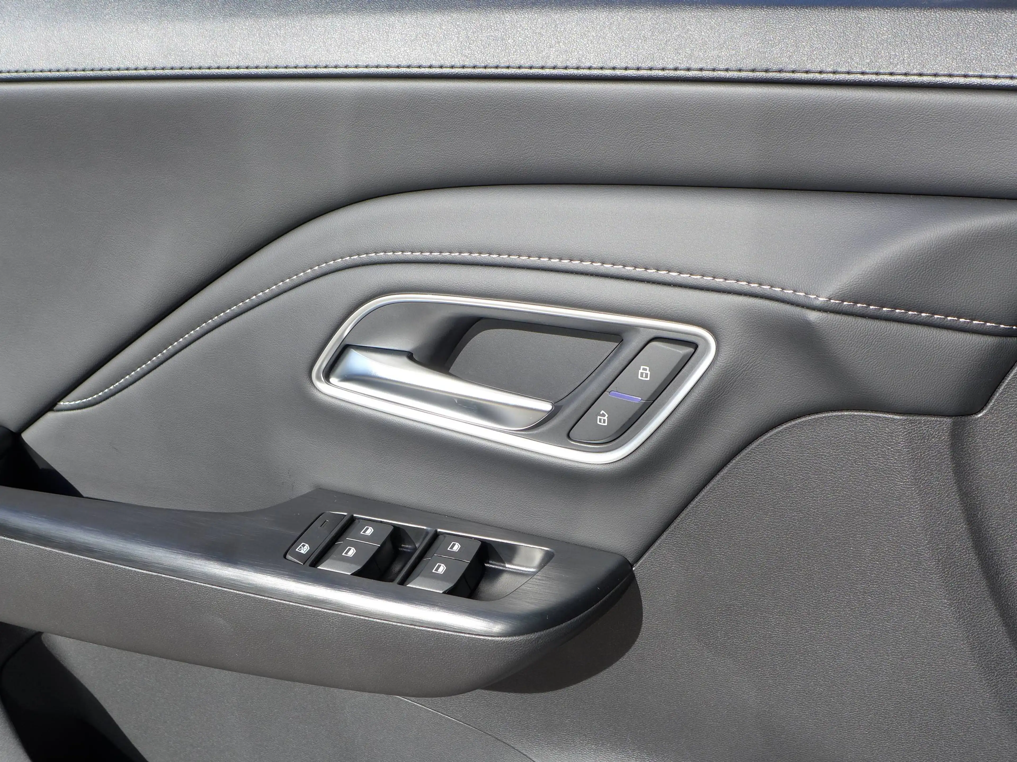 MG ZS ZS 1.5 Hybrid+ Luxury LED/Navi/Leder/Panoramaglasschiebedach — photo 9