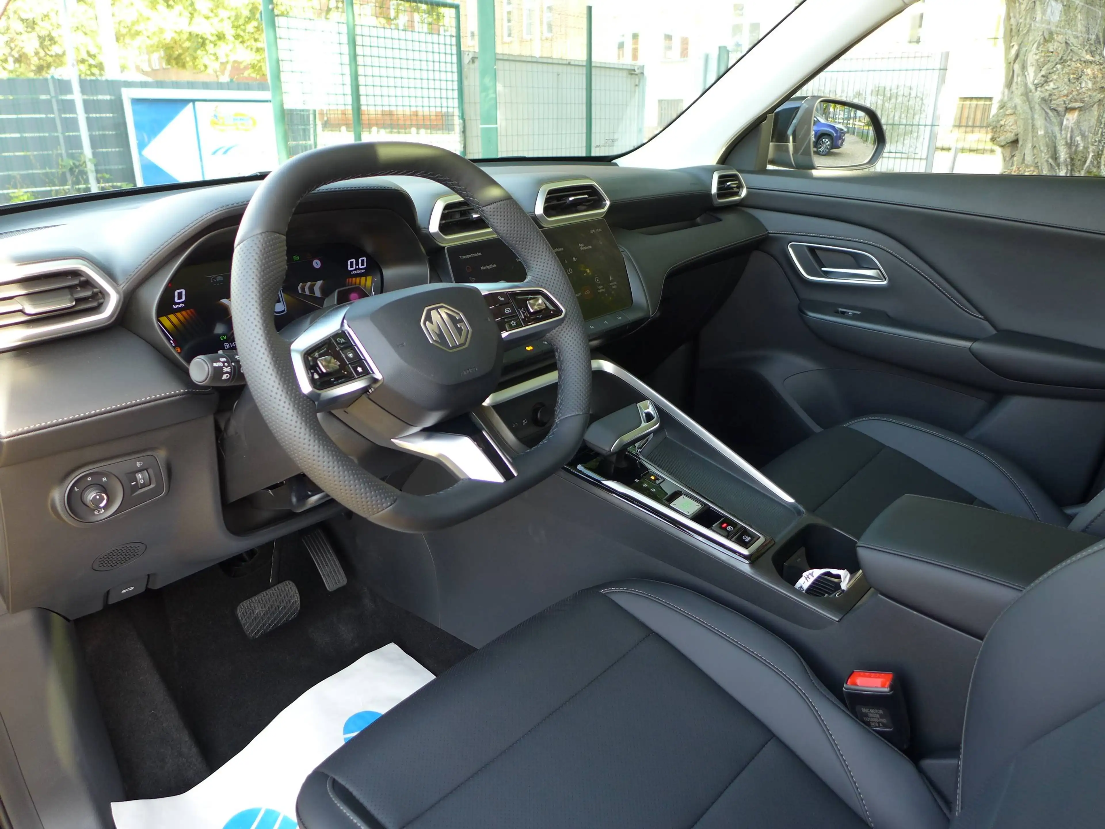 MG ZS ZS 1.5 Hybrid+ Luxury LED/Navi/Leder/Panoramaglasschiebedach — photo 4