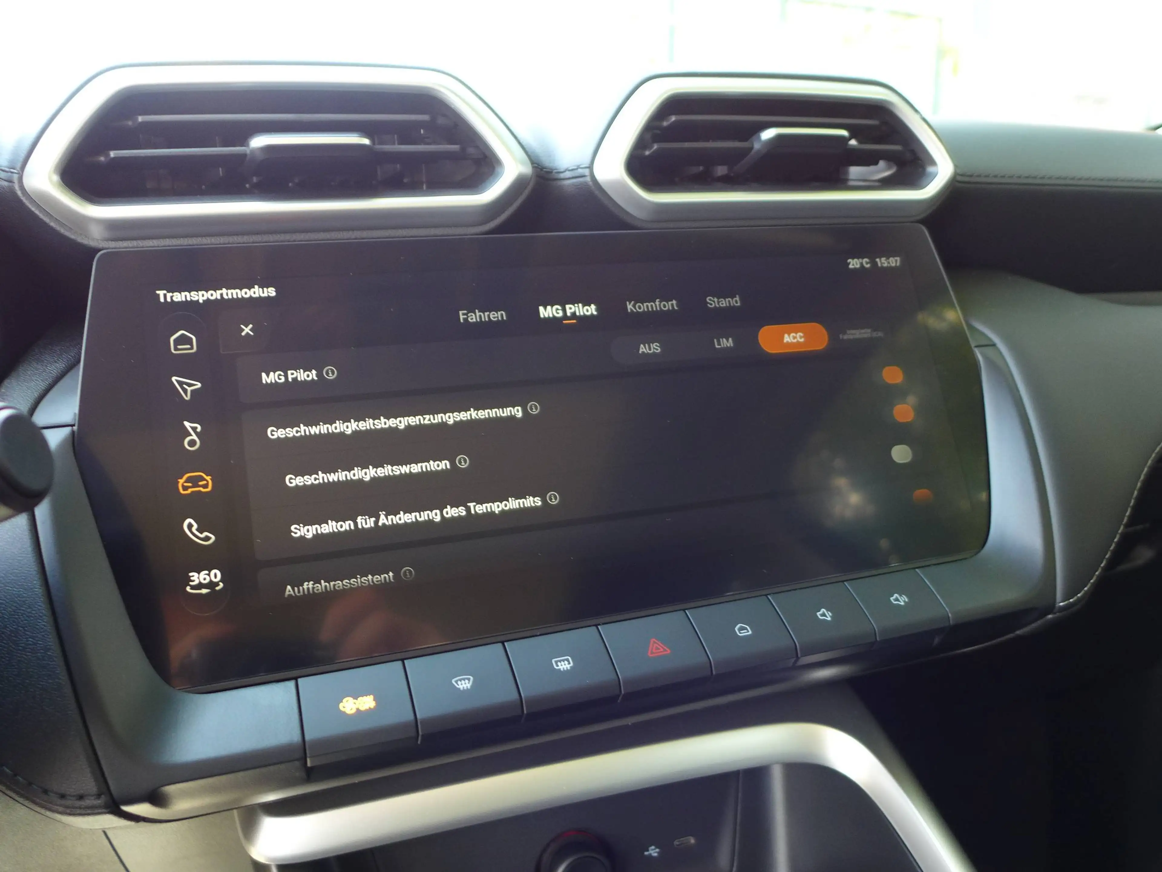 MG ZS ZS 1.5 Hybrid+ Luxury LED/Navi/Leder/Panoramaglasschiebedach — photo 15