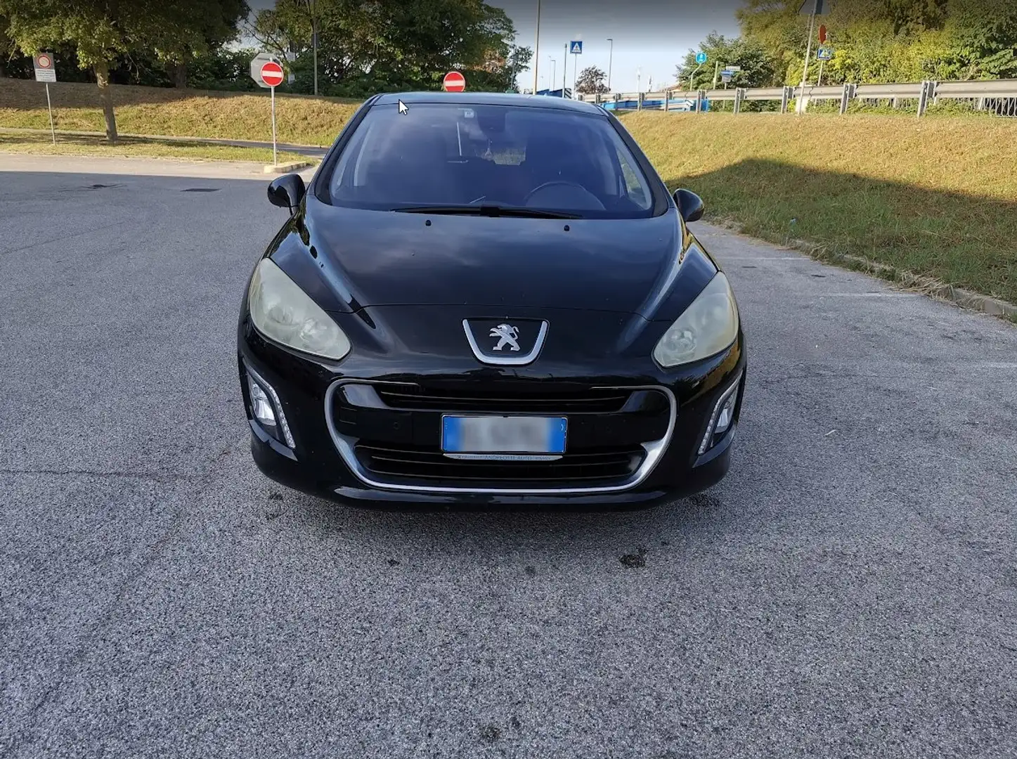 Peugeot 308 308 5p 1.6 e-hdi 8v Allure s Чёрный - 1