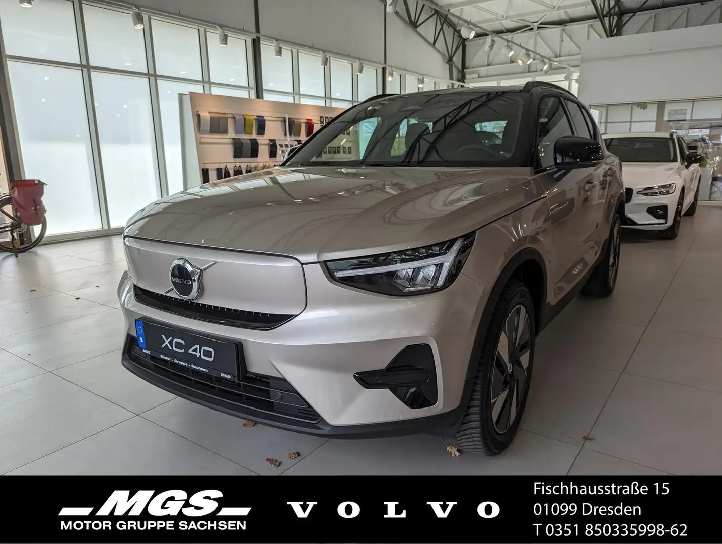 Volvo XC40 Plus Recharge Pure Electric 2WD - 1