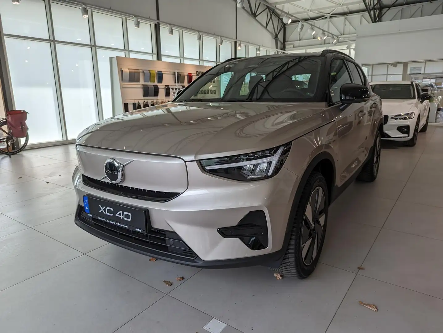 Volvo XC40 Plus Recharge Pure Electric 2WD - 2