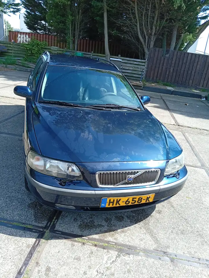 Volvo V70 2.4 Comfort Line, foto 2
