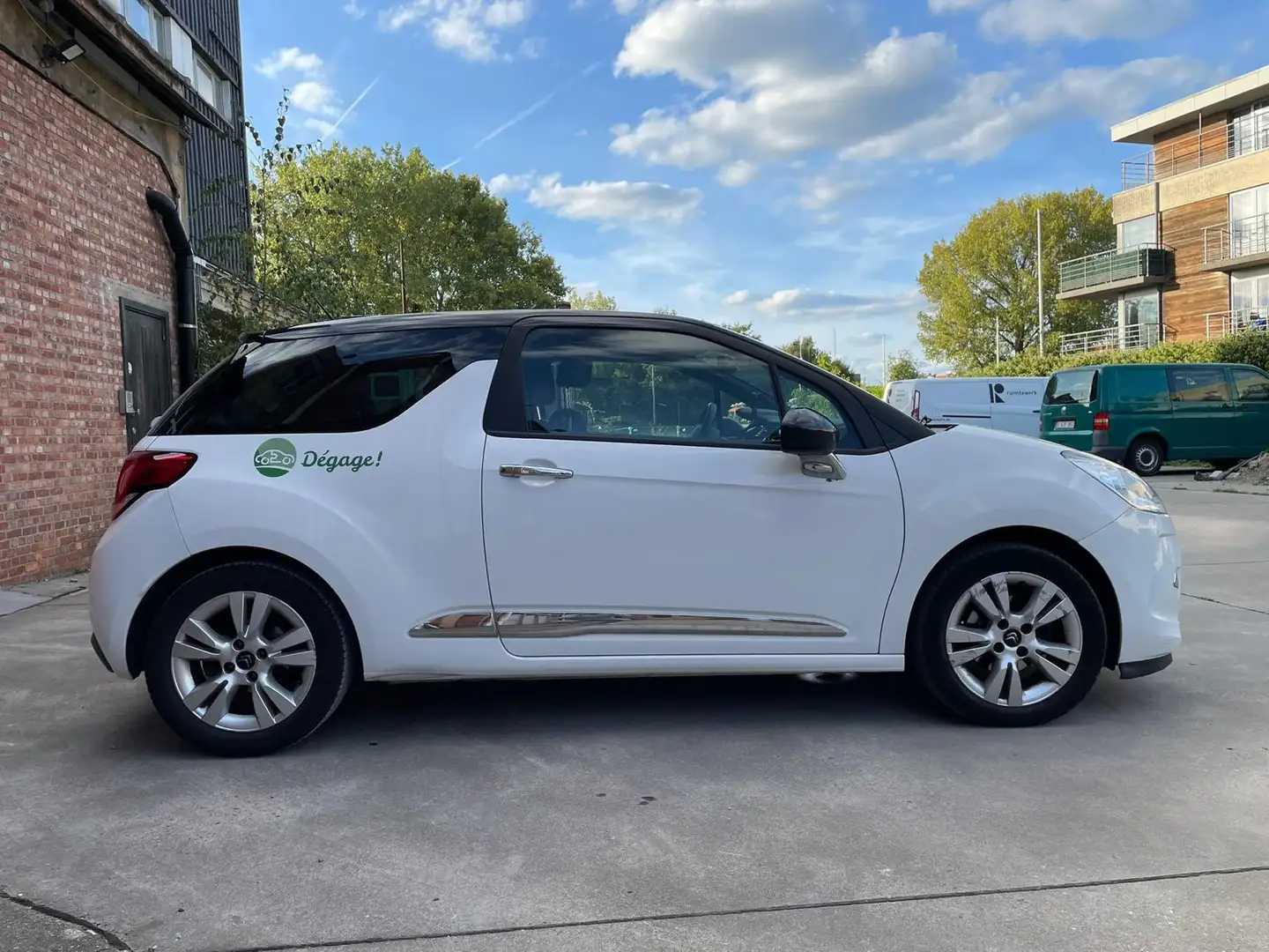 Citroen DS3 e-HDi 90 FAP SoChic - 2