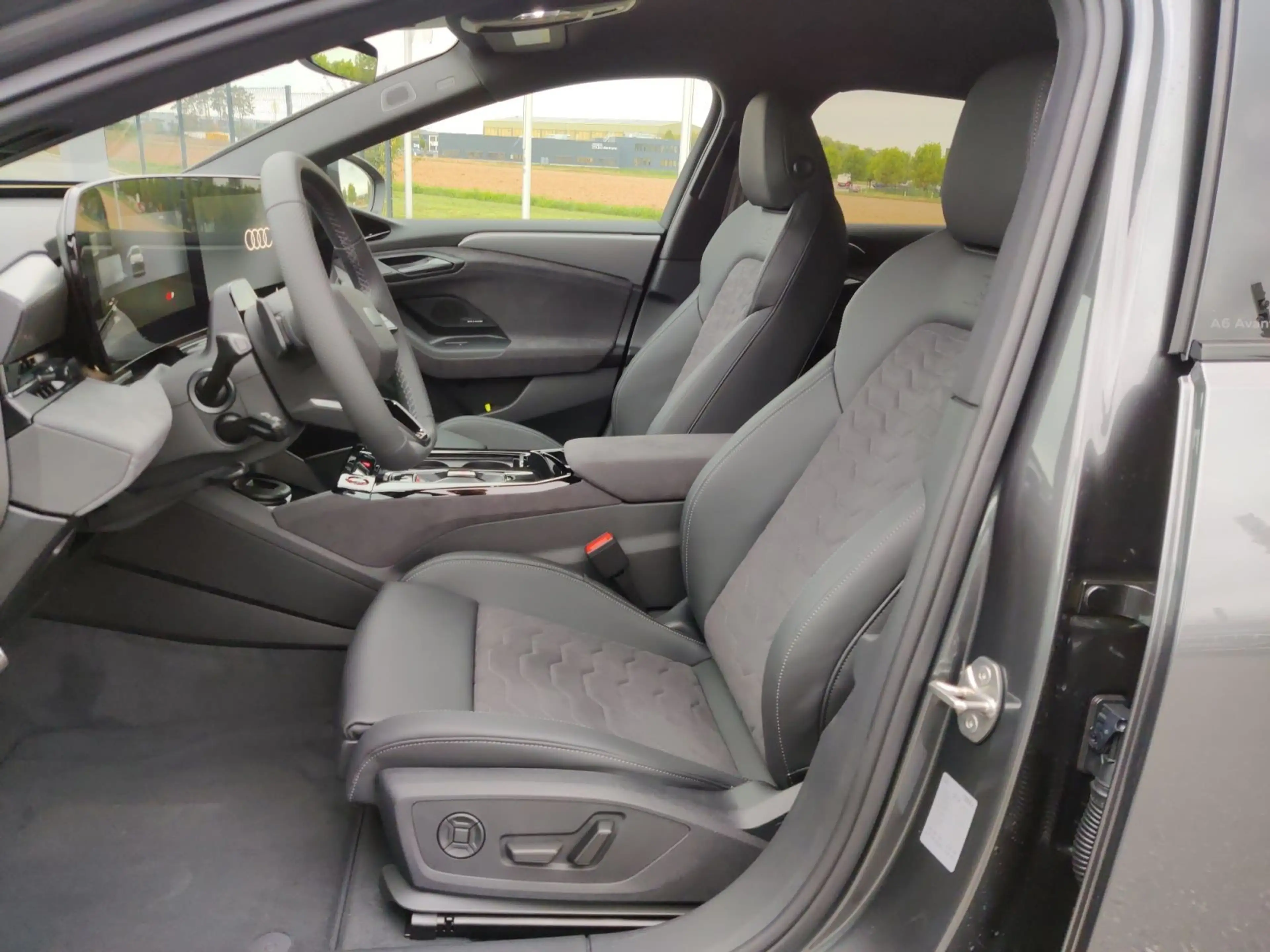 Audi A6 e-tron quattro 315 kW S line business — photo 6