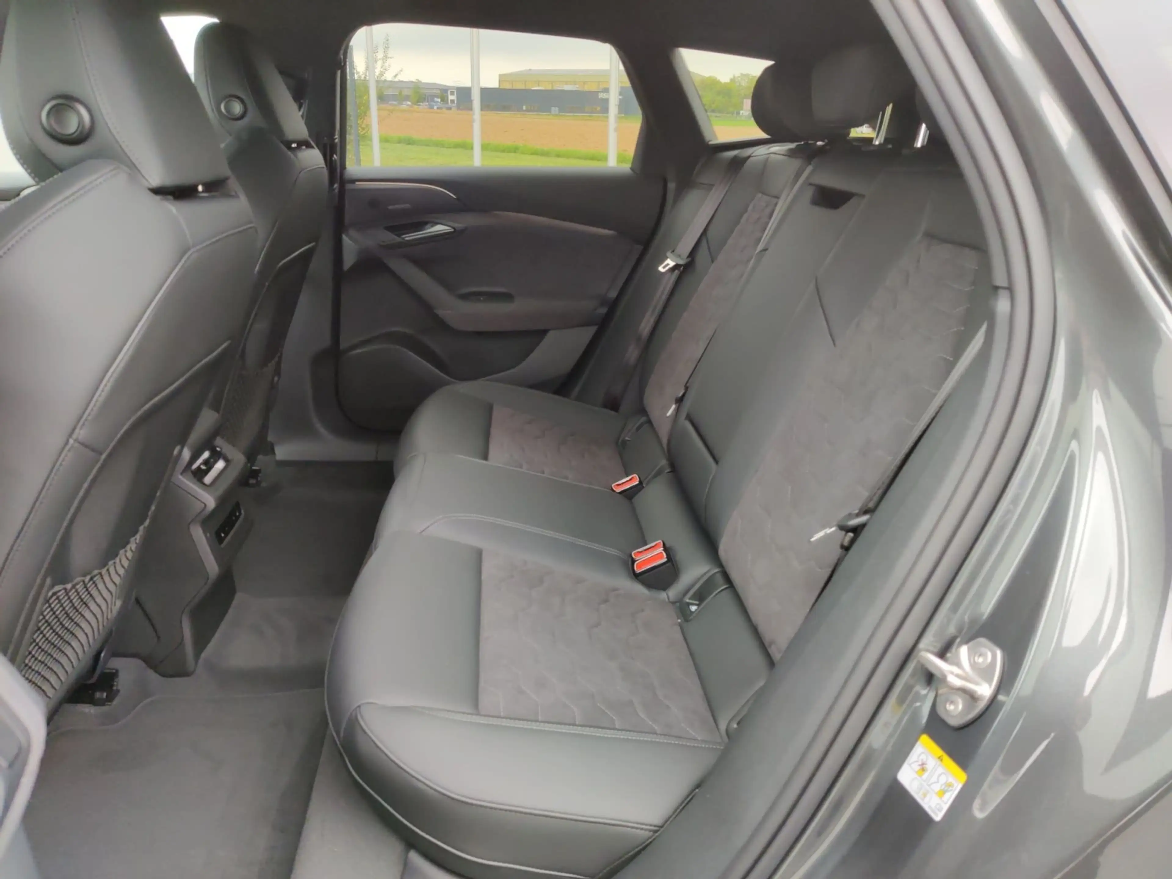 Audi A6 e-tron quattro 315 kW S line business — photo 10