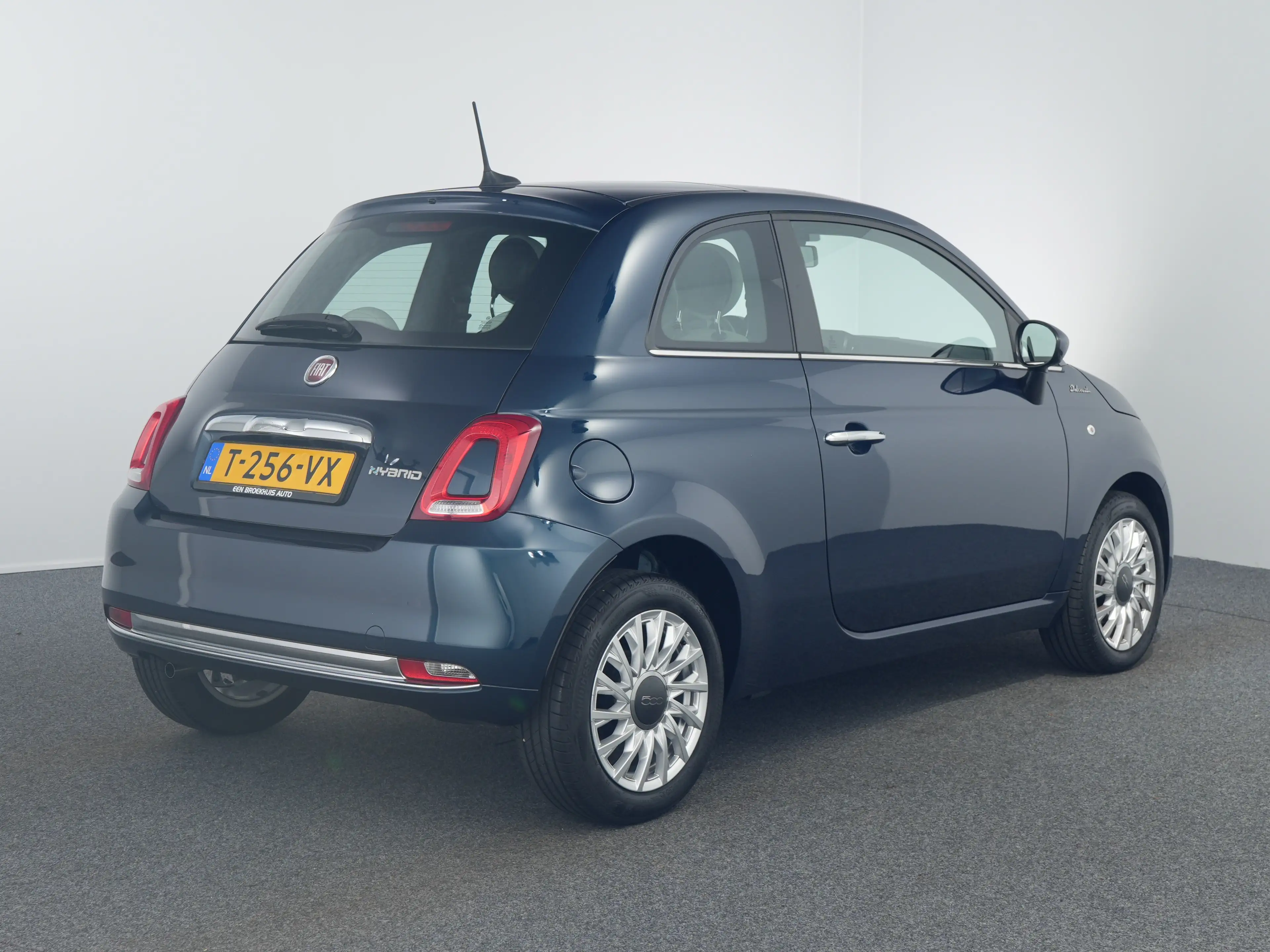 Fiat 500 1.0 Hybrid Dolcevita | Achterbank in delen neerkla — photo 2