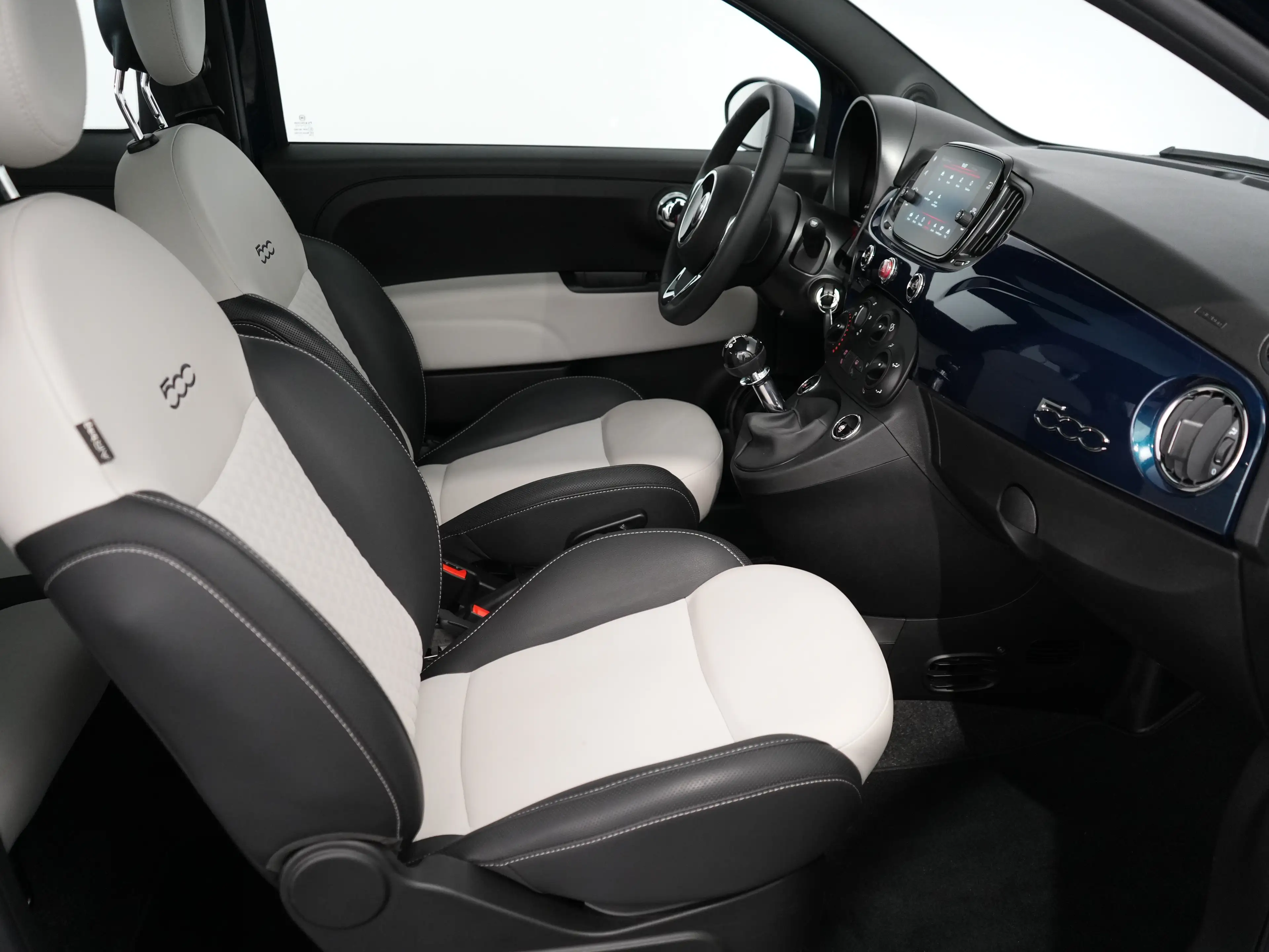 Fiat 500 1.0 Hybrid Dolcevita | Achterbank in delen neerkla — photo 4