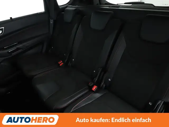 Ford S-Max view 14