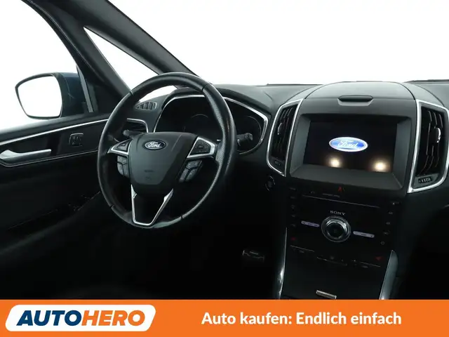 Ford S-Max view 13
