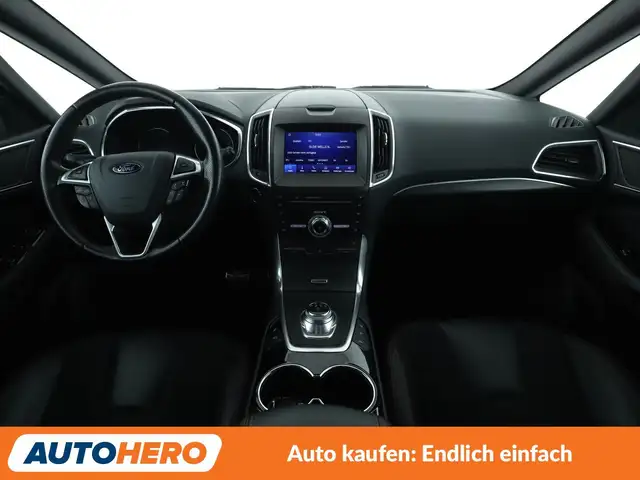 Ford S-Max view 12