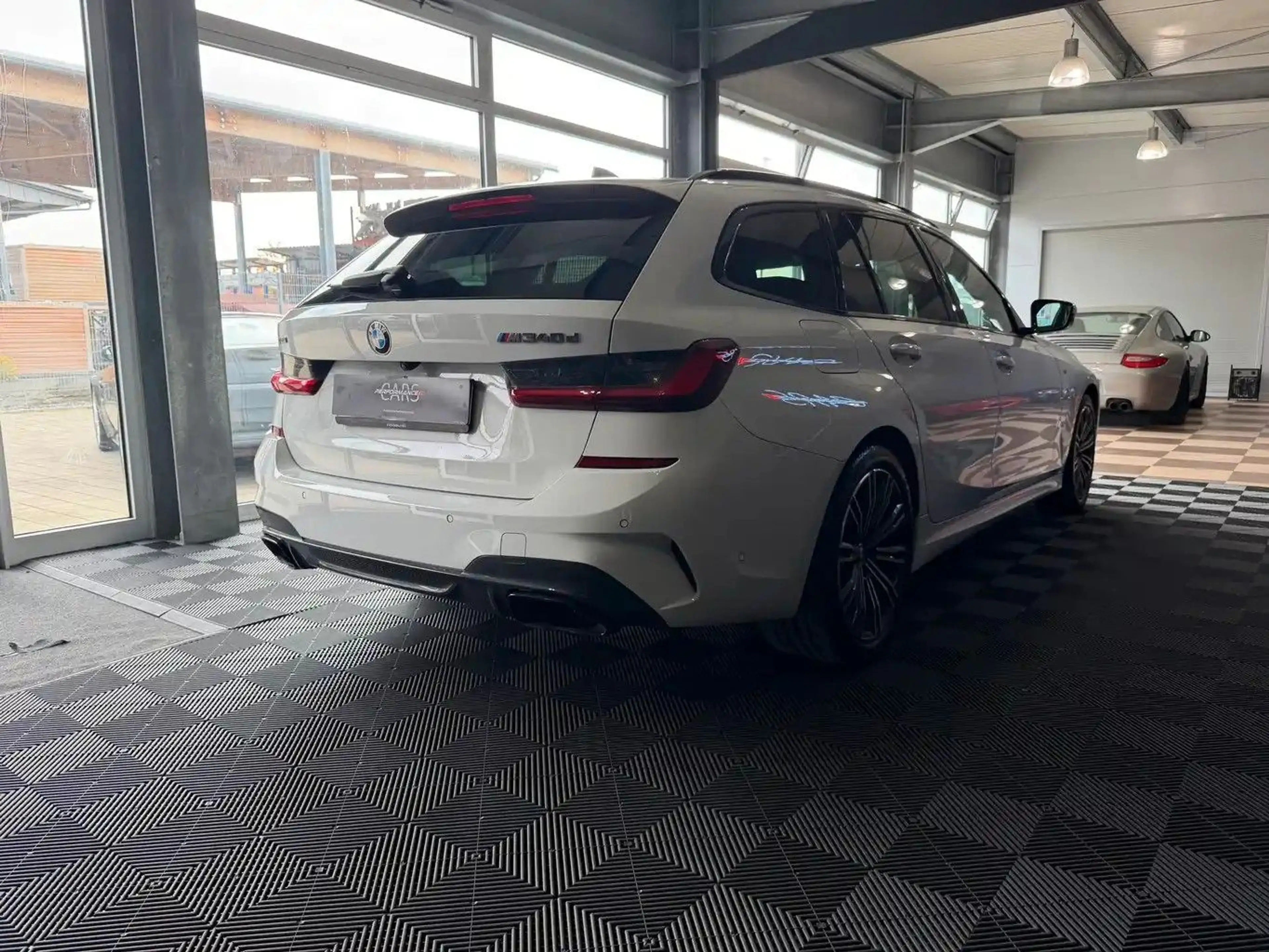 BMW M3 BMW  M340d Touring xDrive — photo 6