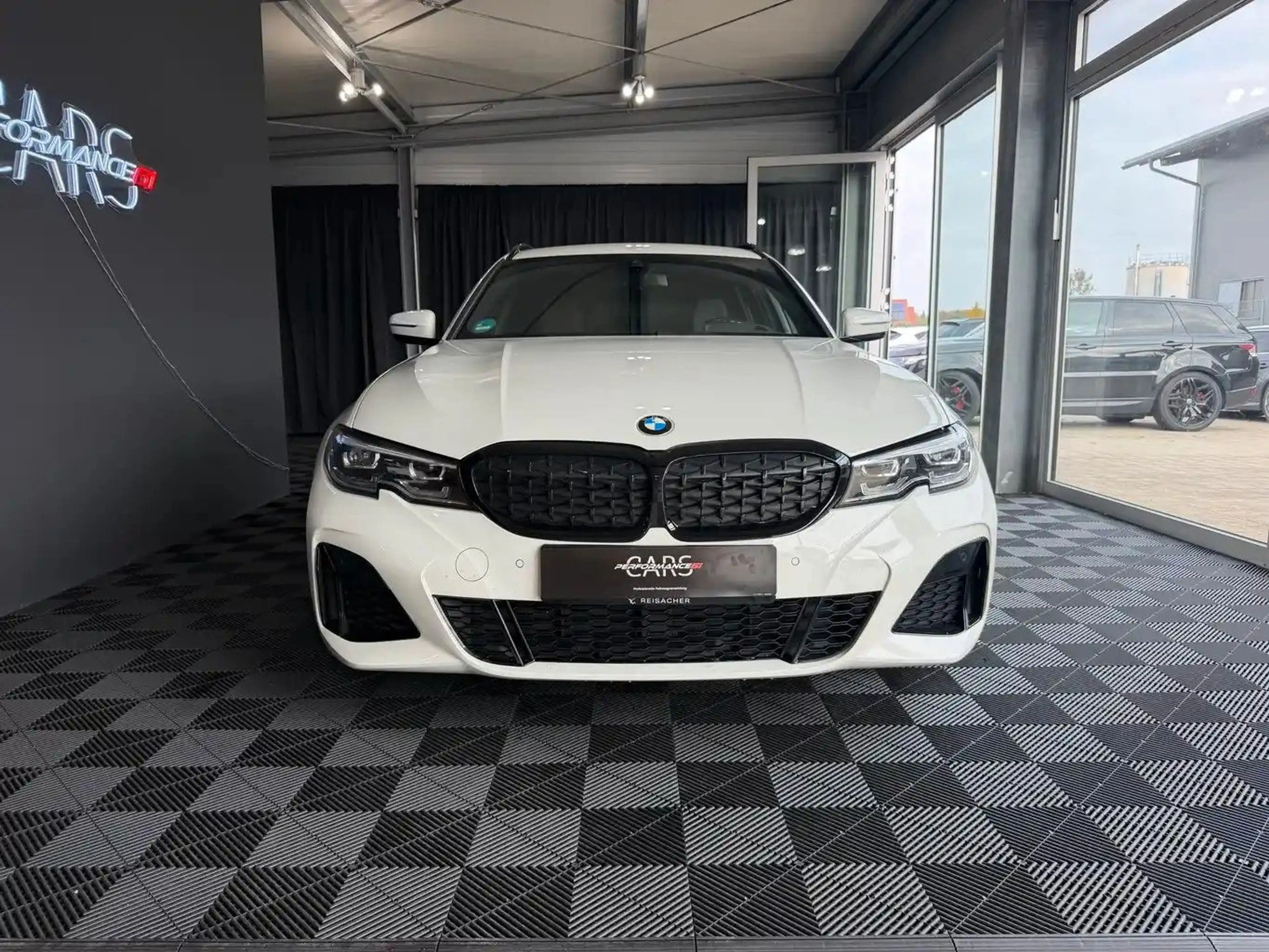 BMW M3 BMW  M340d Touring xDrive — photo 3