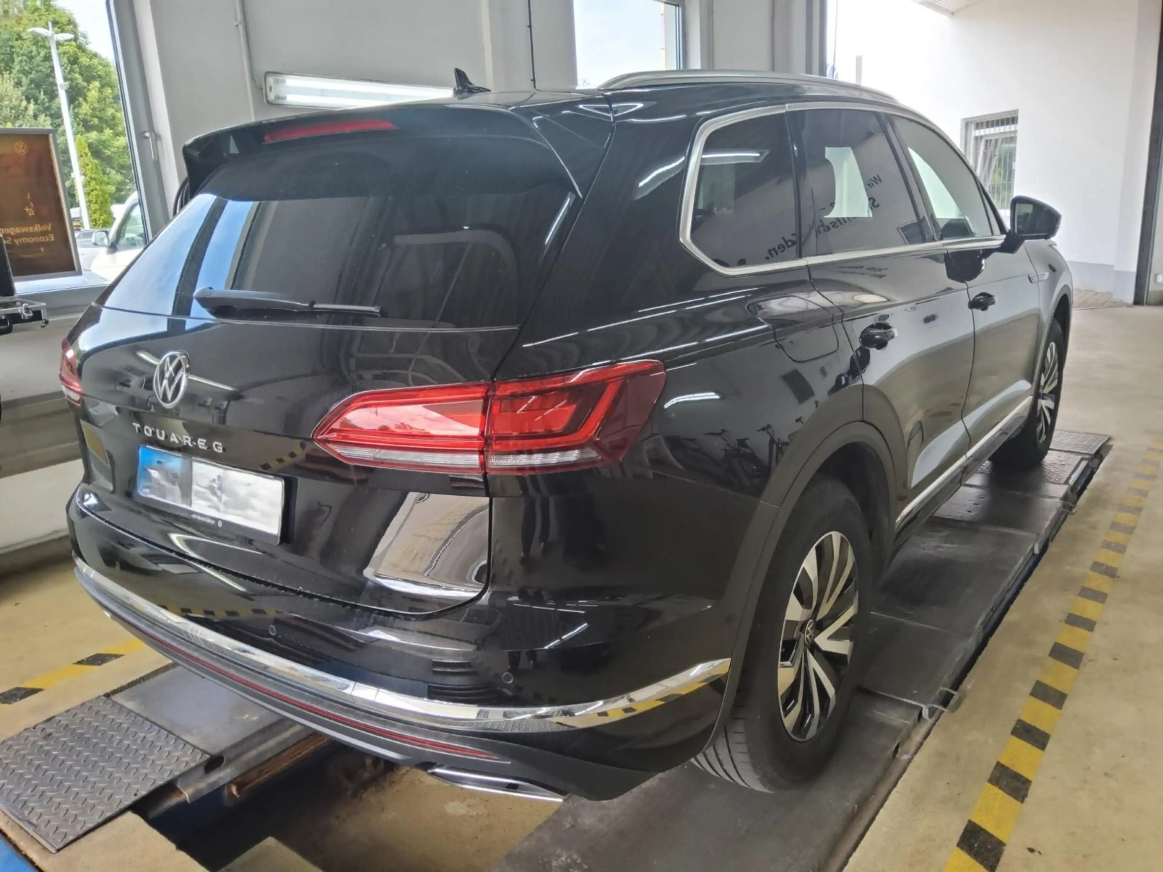 Volkswagen Touareg 3.0 V6 TDI Elegance 4Motion*AHK*LED*SHZ* — photo 5