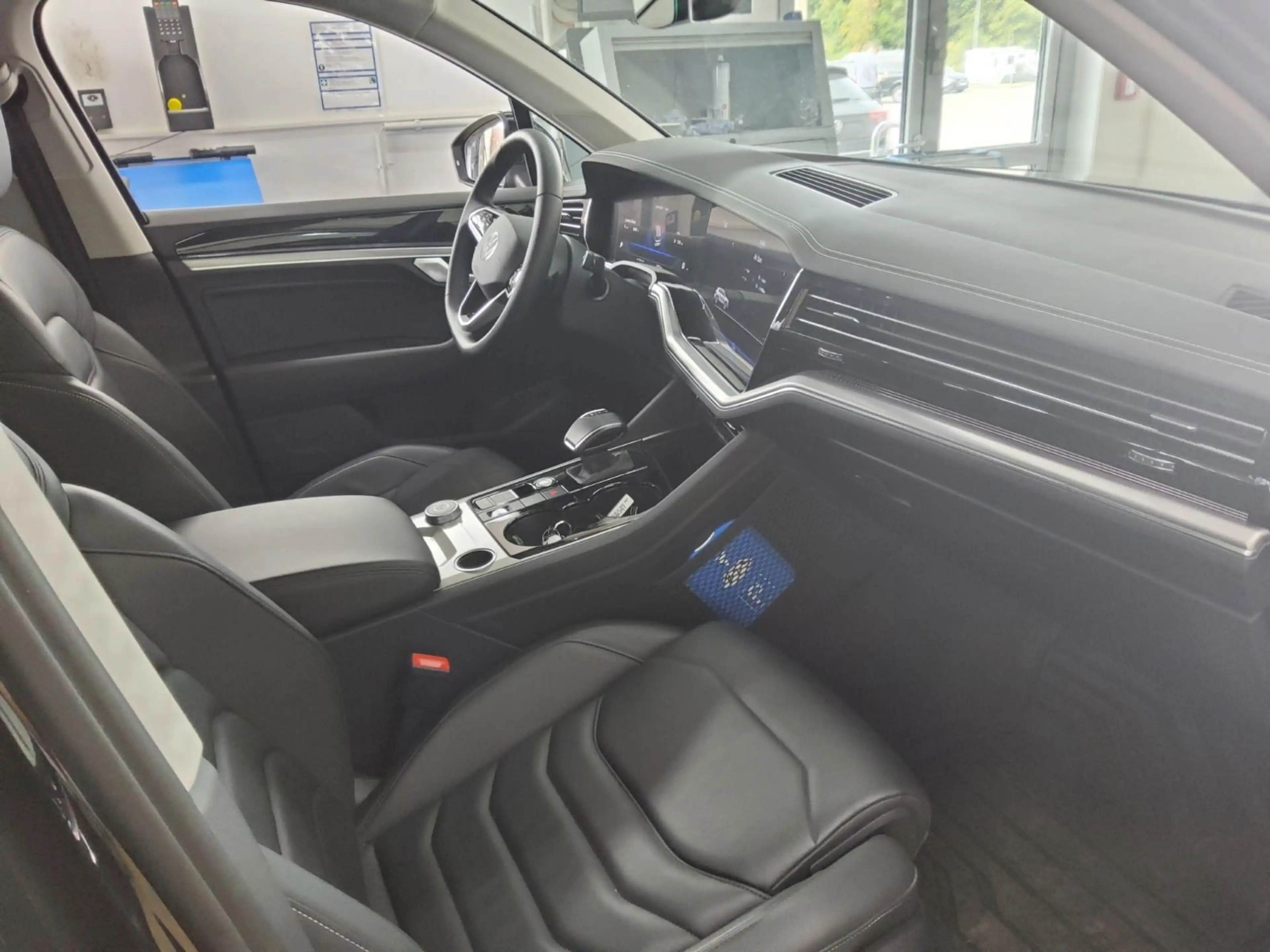 Volkswagen Touareg 3.0 V6 TDI Elegance 4Motion*AHK*LED*SHZ* — photo 4