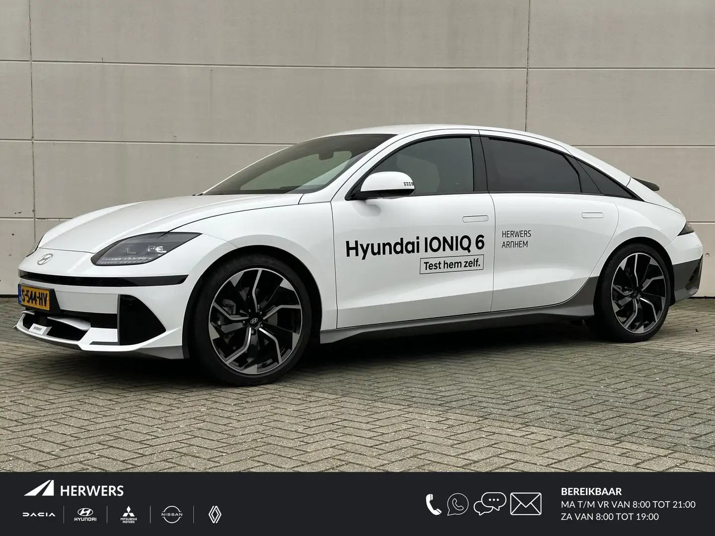 Hyundai IONIQ 6 Connect 77 kWh / 20''Inch / Navigatie / Apple Carp Wit - 1