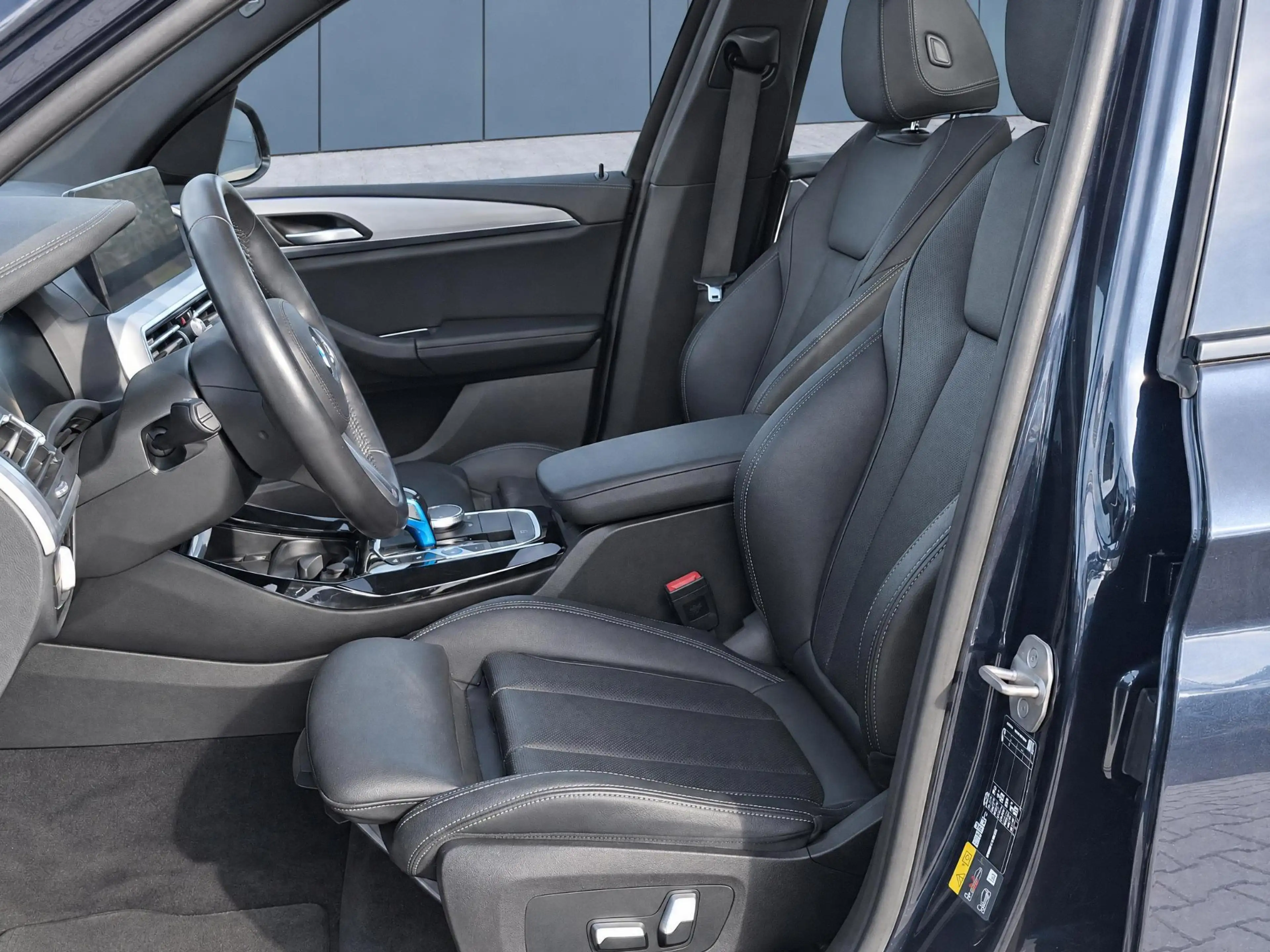 BMW iX3 Executive 80 kWh met Pano | Incl. 12 maanden garan — photo 5