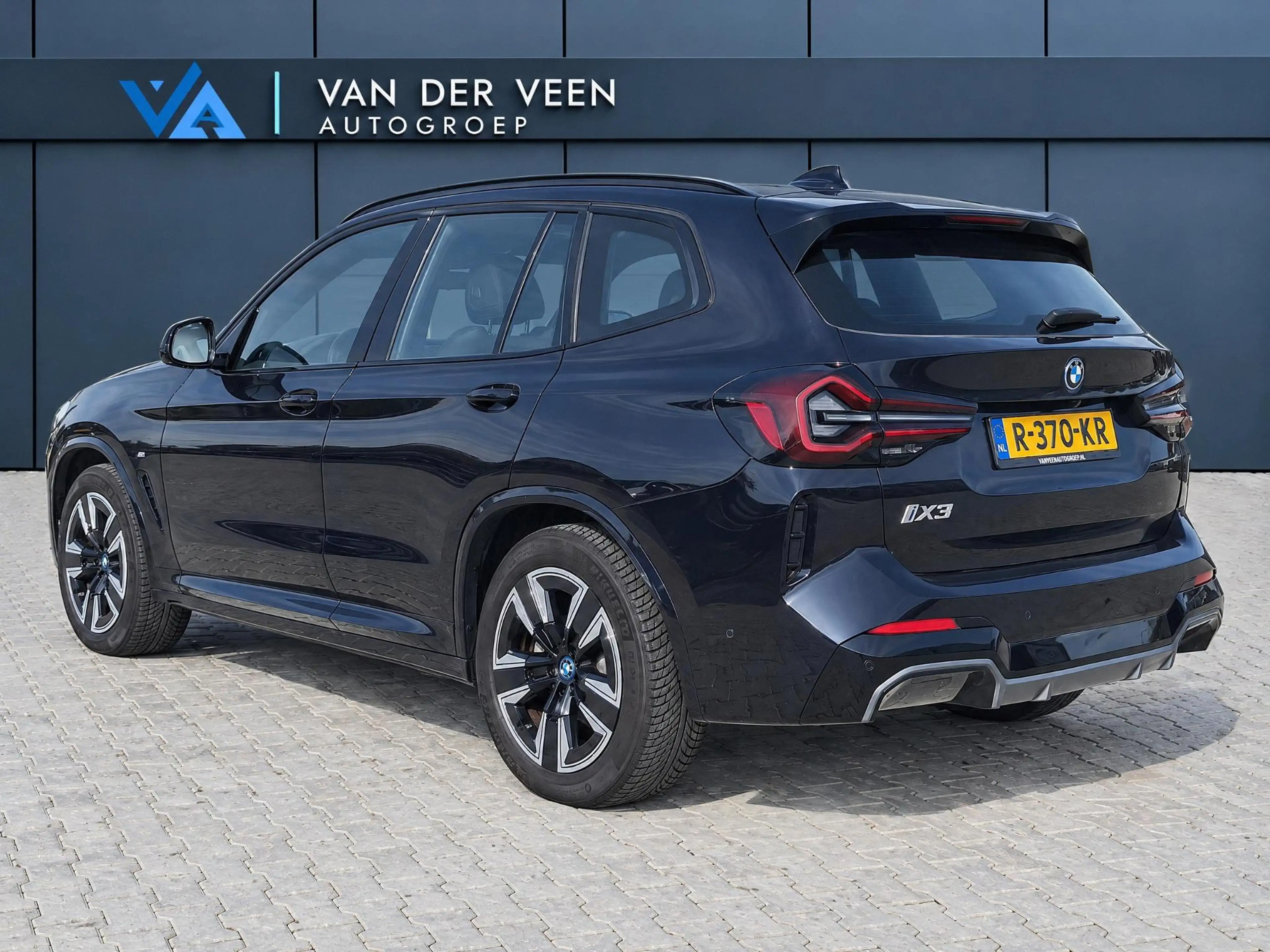 BMW iX3 Executive 80 kWh met Pano | Incl. 12 maanden garan — photo 2