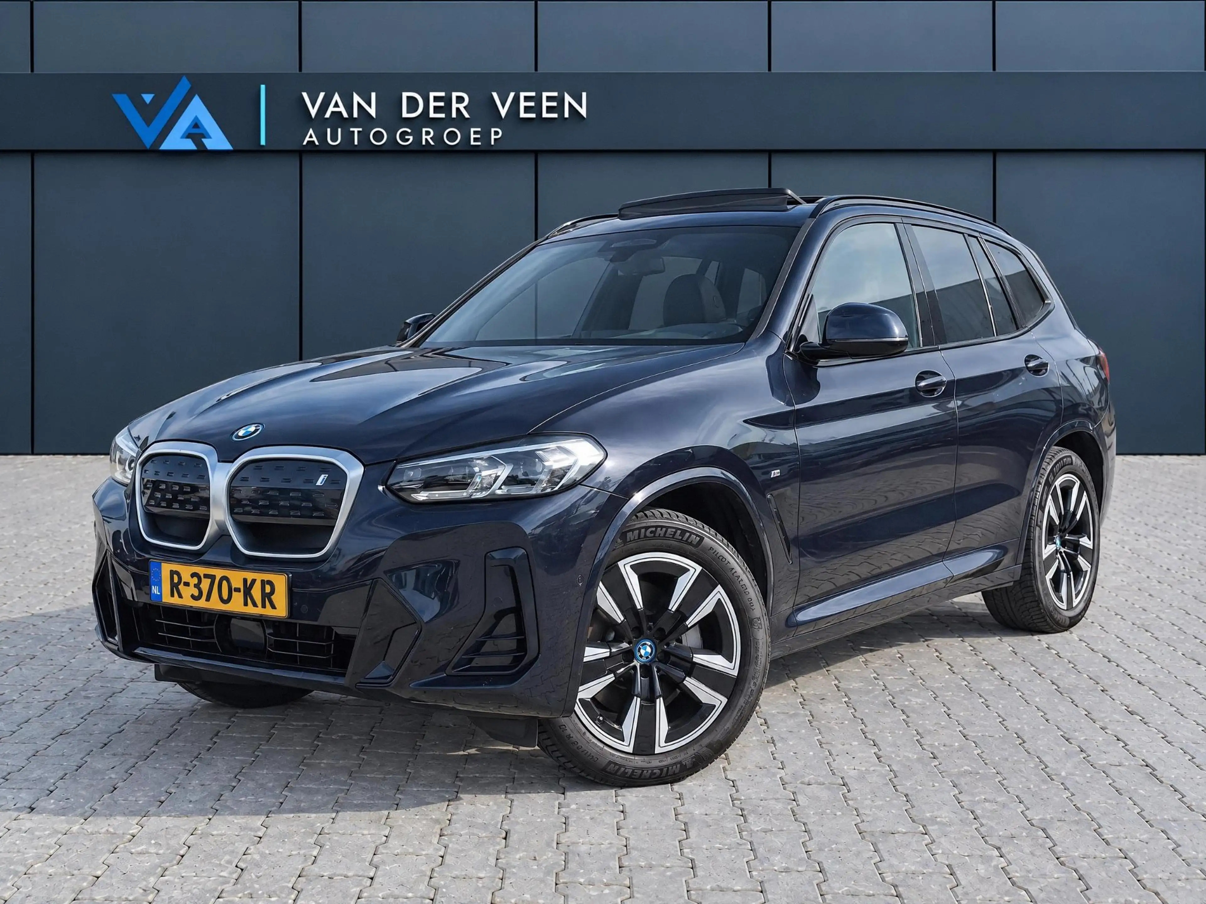 BMW iX3 Executive 80 kWh met Pano | Incl. 12 maanden garan