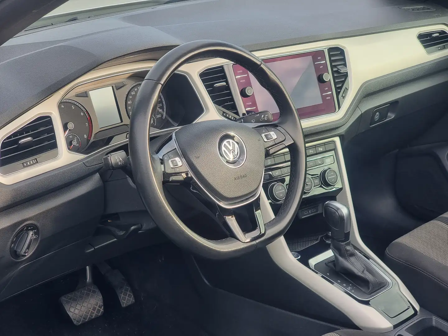 Volkswagen T-Roc Cabrio 1.5 TSI Style | Navi | Apple car play | And Wit - 2