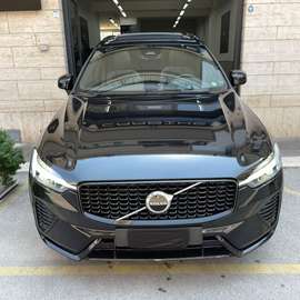 XC60 B4 (d) AWD automatico Plus Dark