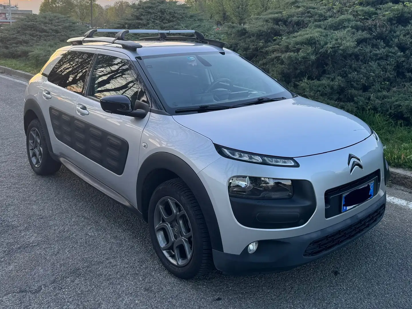 Citroen C4 C4 Cactus 2014 Cactus 1.2 puretech Shine 82cv E6 Srebrny - 1