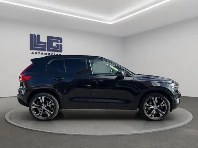 Volvo XC40 view 4