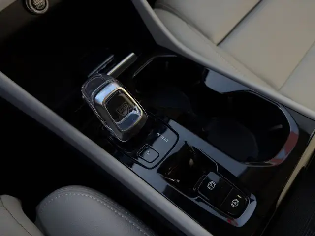 Volvo XC40 view 12