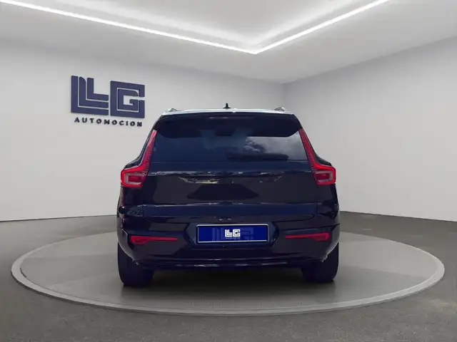 Volvo XC40 view 6