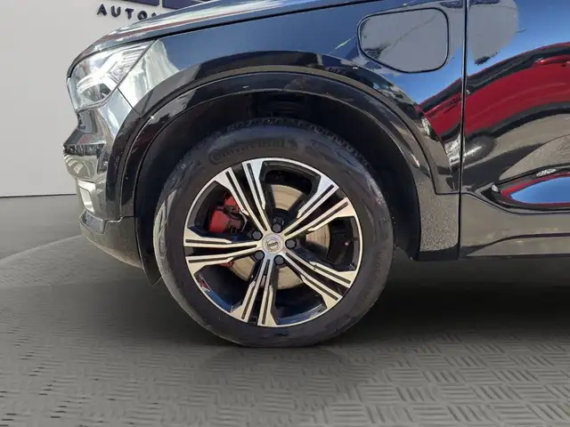 Volvo XC40 view 9