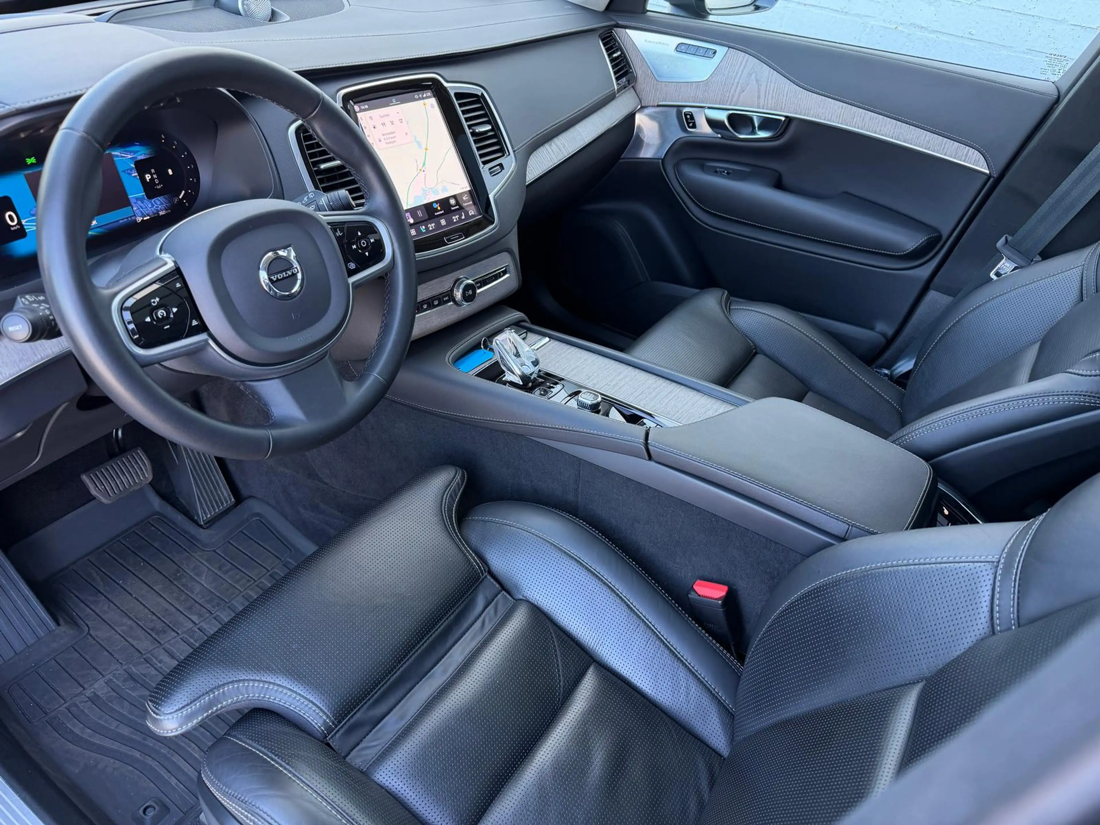 Volvo XC90 Ultimate Dark*Standh*Four-C*B&W*Pano*AHK* — photo 7