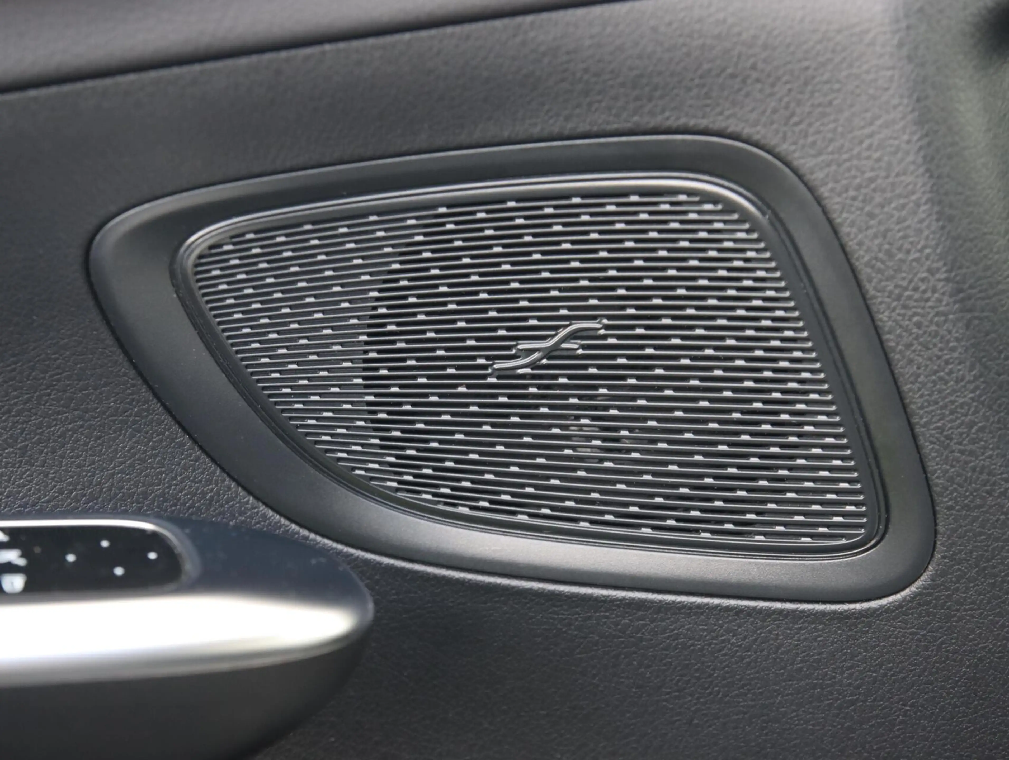 Mercedes-Benz C 300 Estate e Luxury Line SOH 94% | Widescreen — photo 15