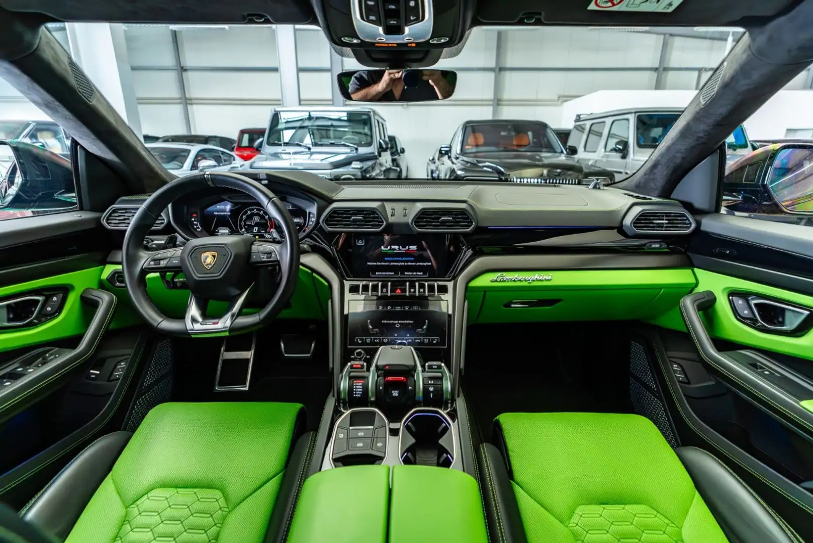 Lamborghini Urus 4.0 V8 / Vernice Opaca/ Pano / Prod:05.2022 Zwart - 2