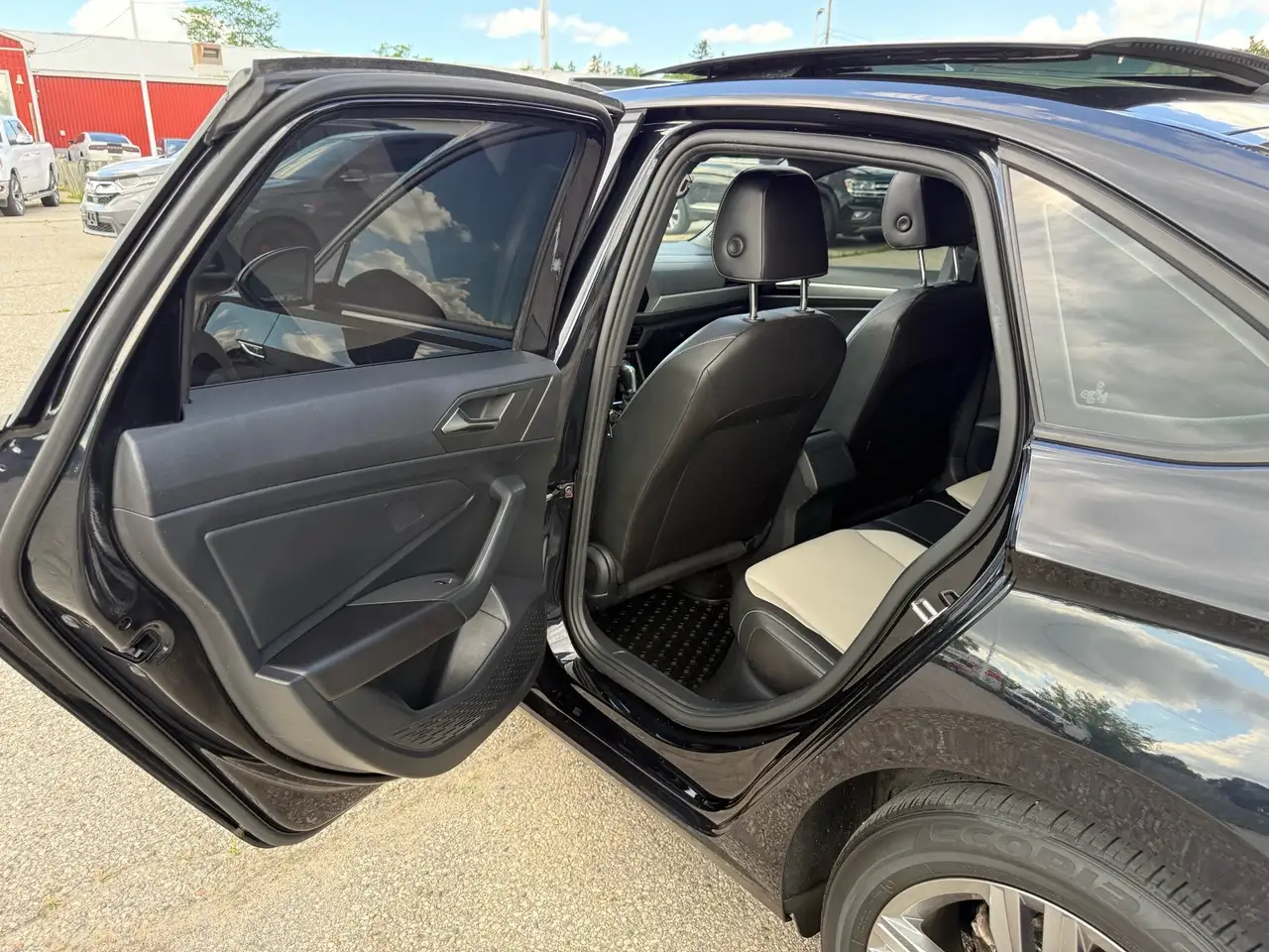 Volkswagen Jetta снимка Volkswagen Jetta