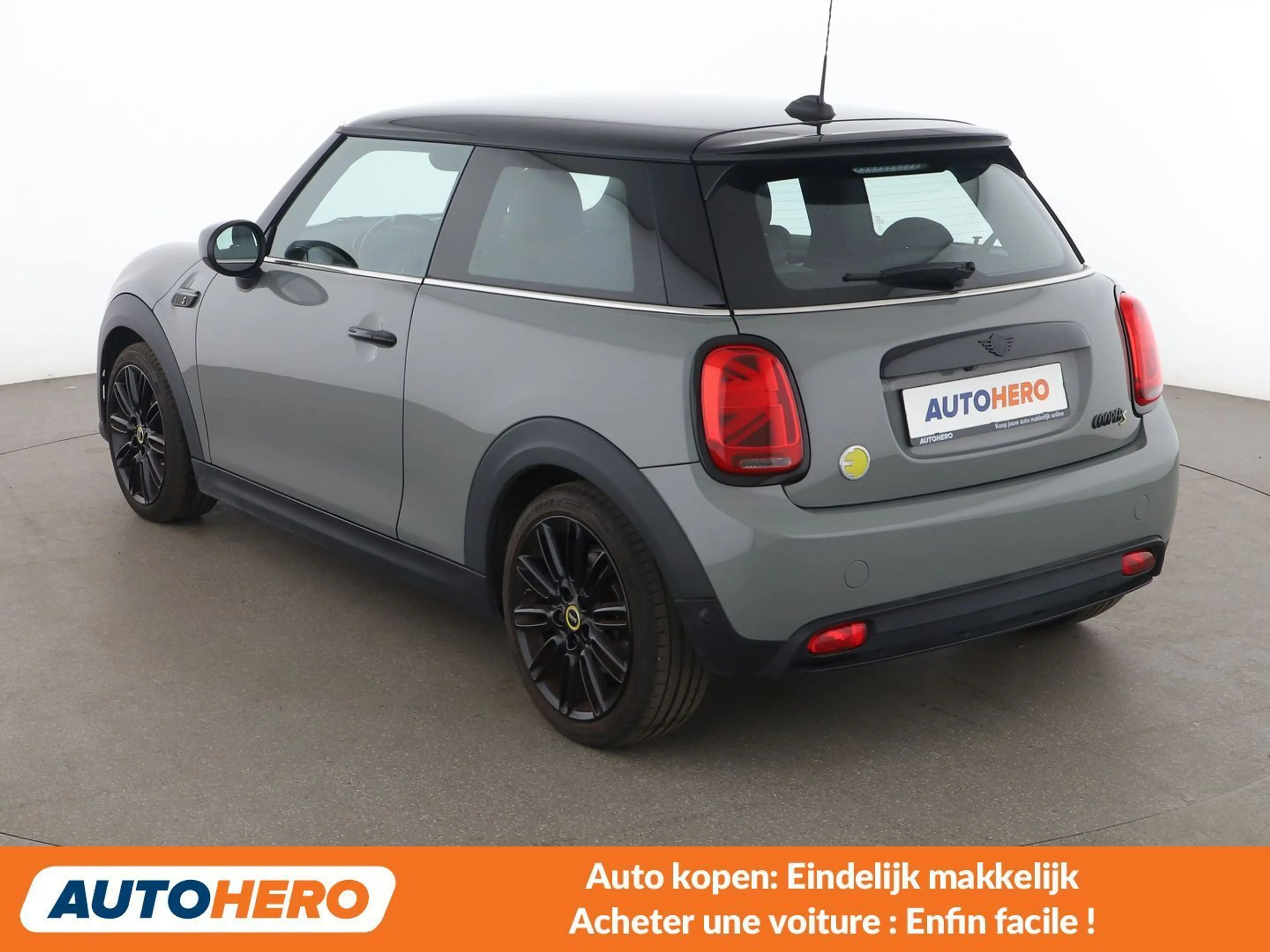 MINI Cooper SE Cooper SE Classic Trim — photo 4