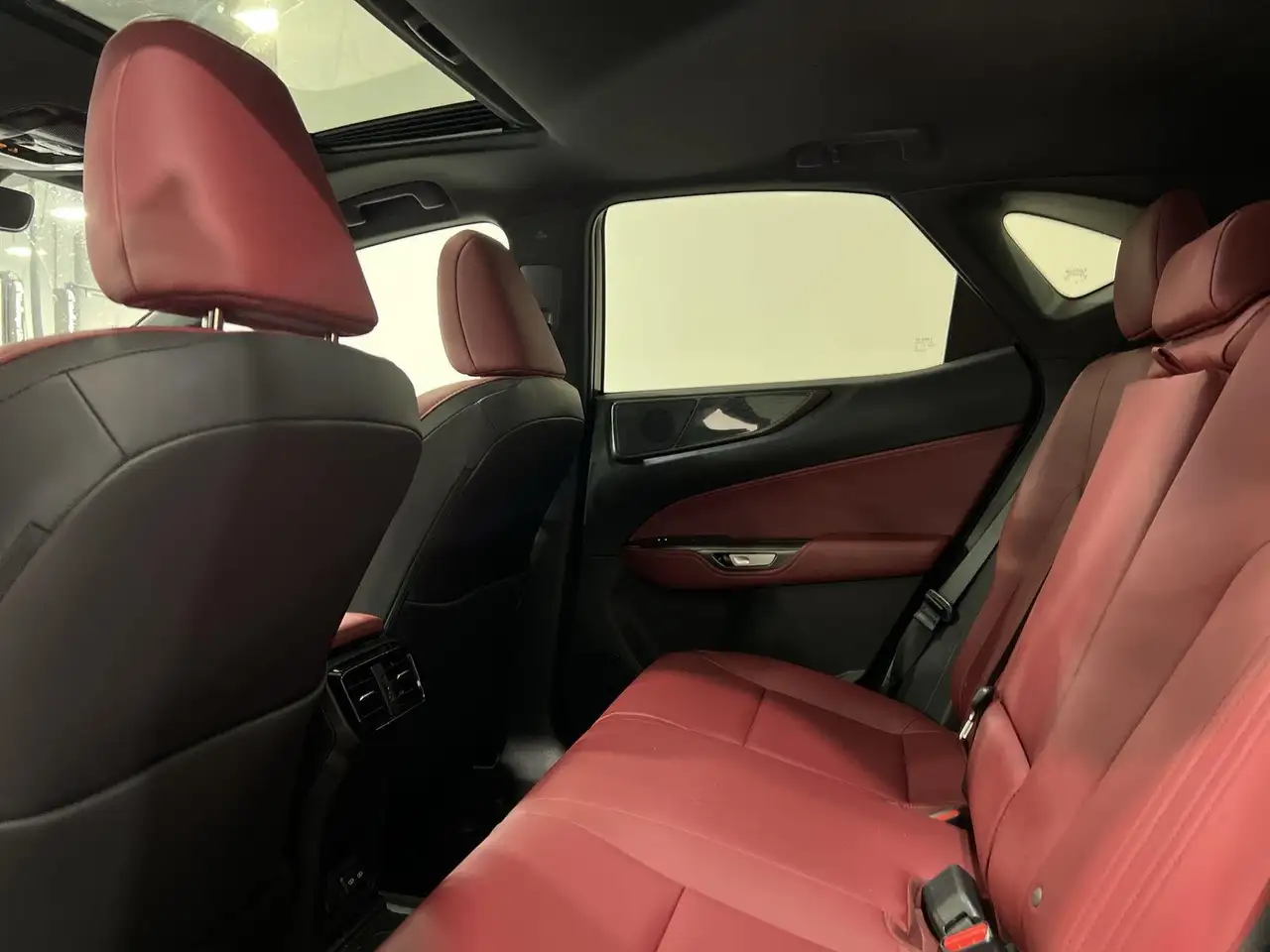 Lexus NX снимка Lexus NX