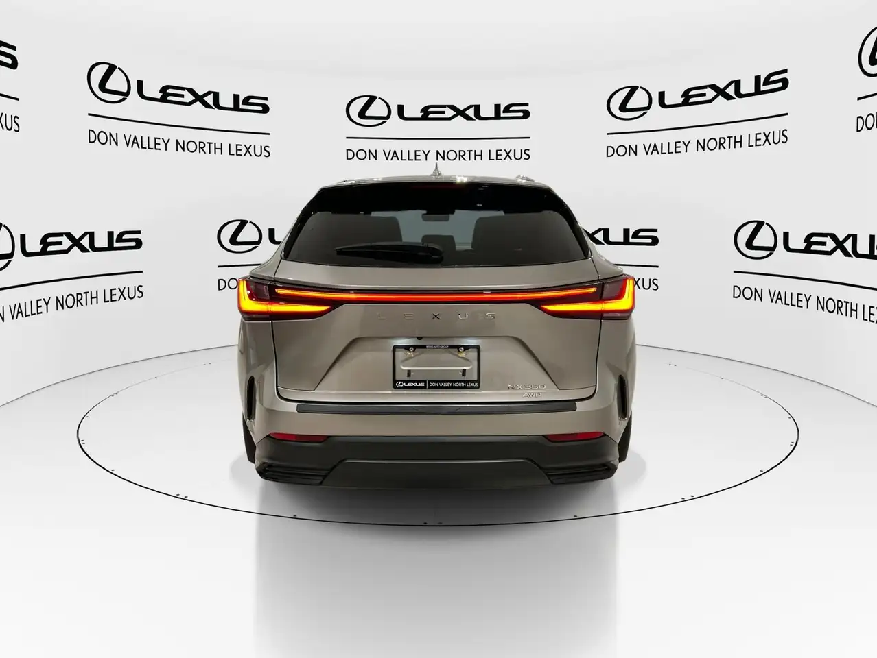Lexus NX снимка Lexus NX