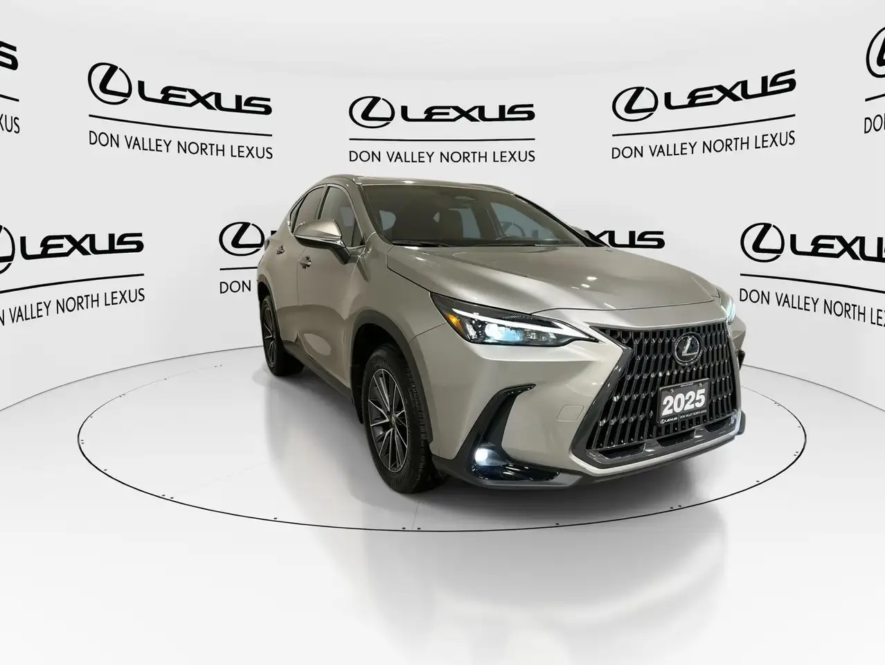 Lexus NX снимка Lexus NX