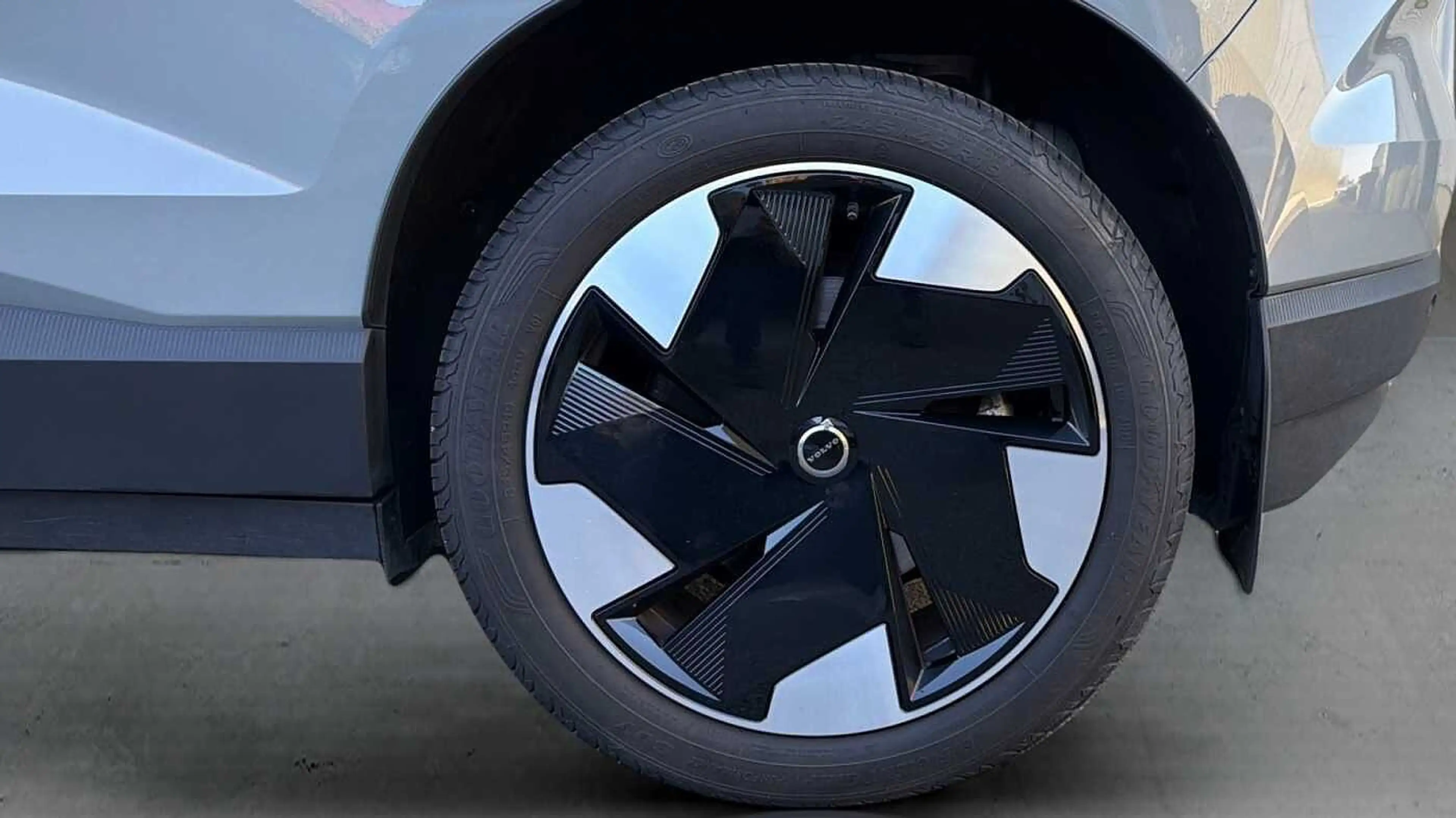 Volvo EX30 Plus, Single Motor Extended Range, Eldriven — photo 10