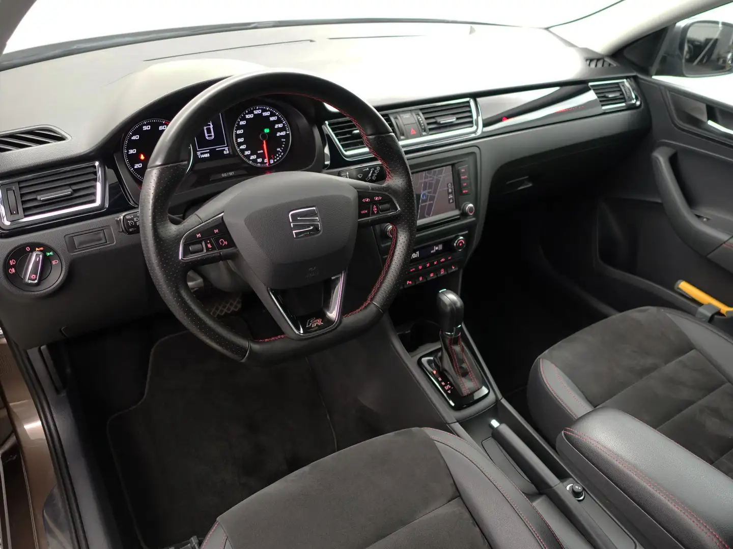 SEAT Toledo 1.4 TSI FR Business Intense Aut- Alcantara Sport I Bruin - 2