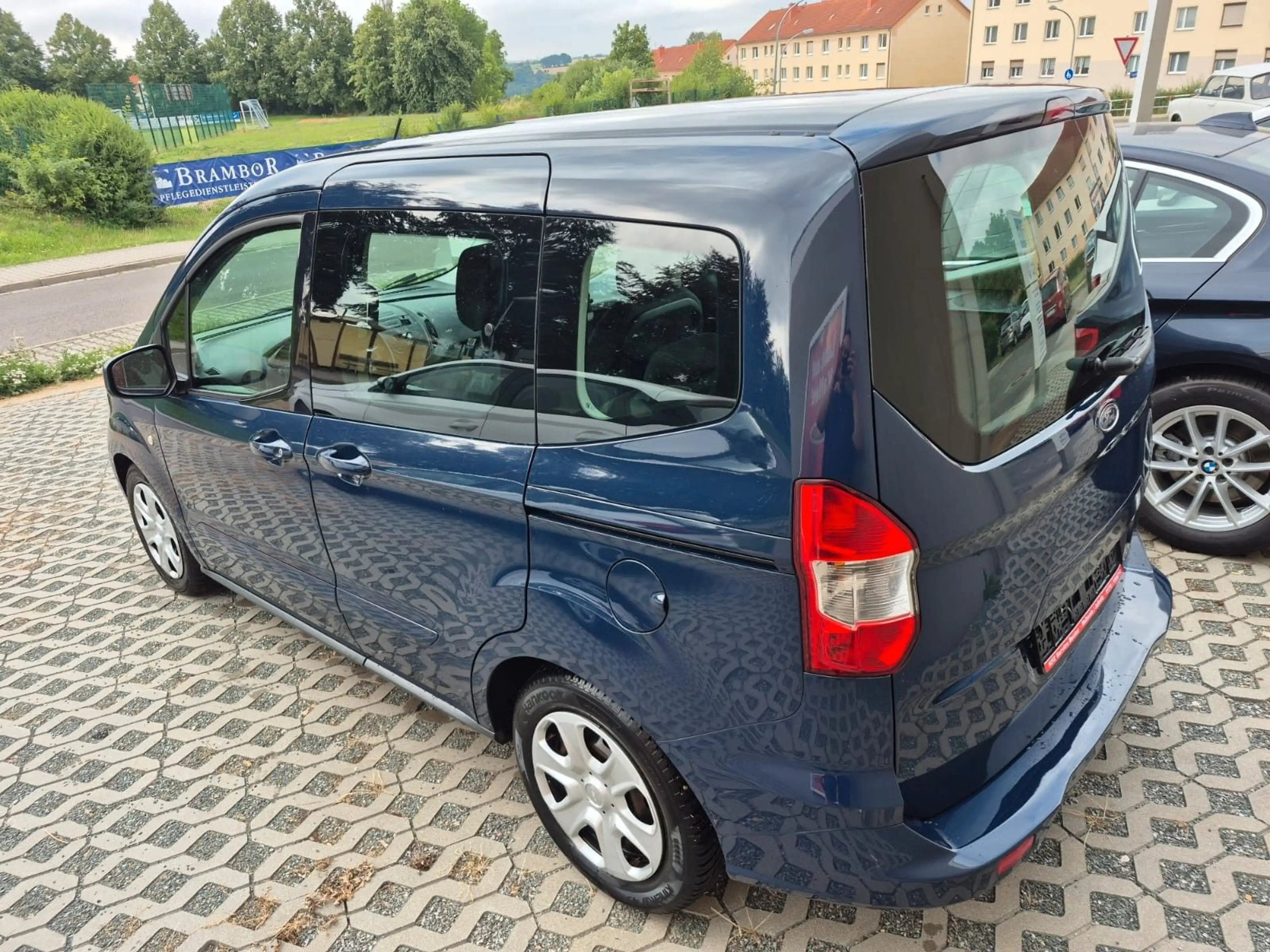 Ford Tourneo Courier Trend 41.000km Klima Phone — photo 4