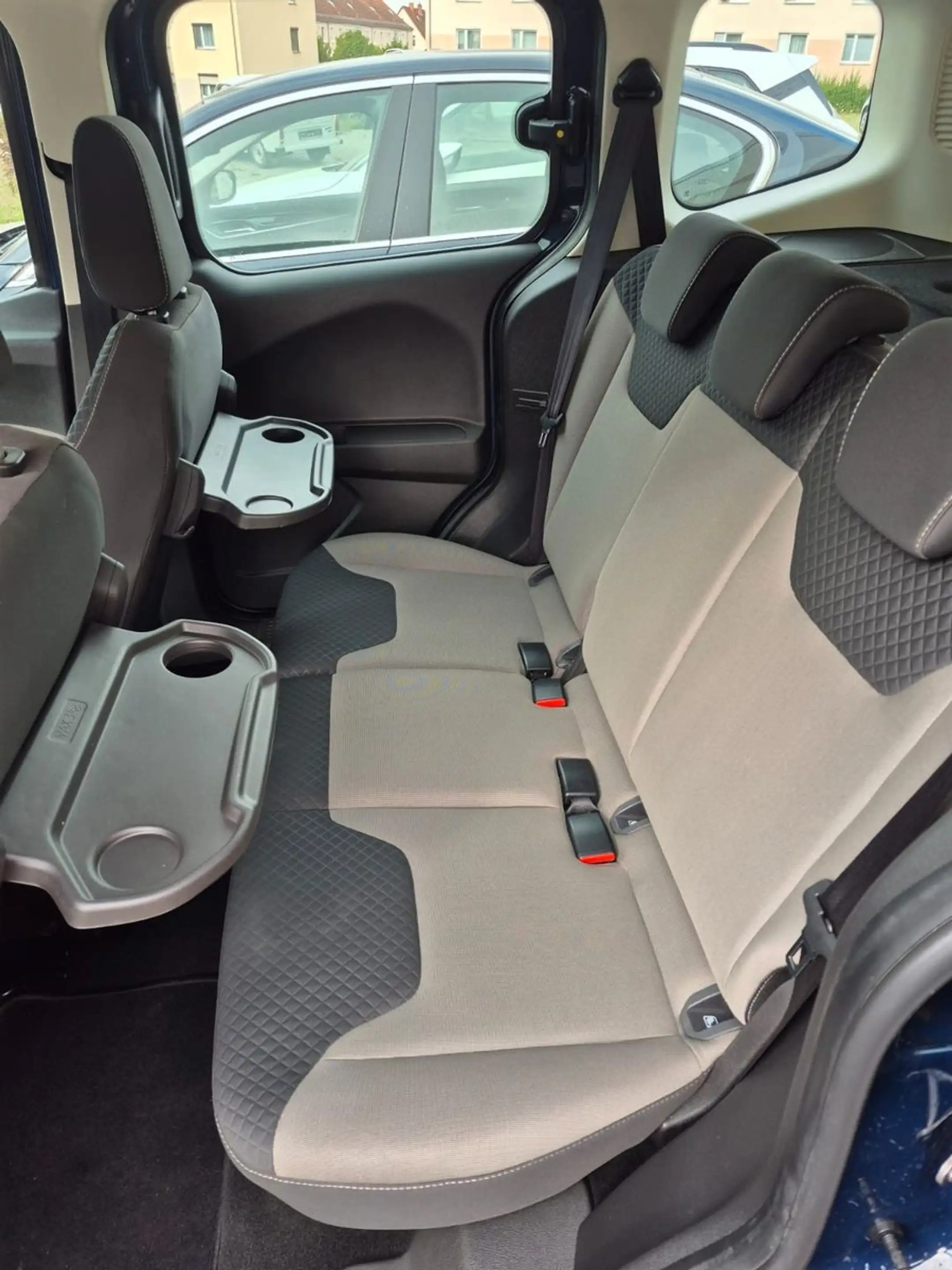 Ford Tourneo Courier Trend 41.000km Klima Phone — photo 9